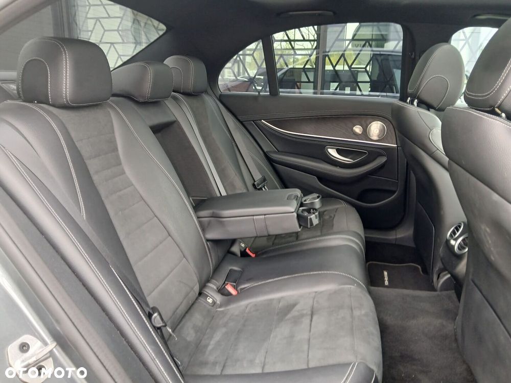 Mercedes-Benz Klasa E - 28