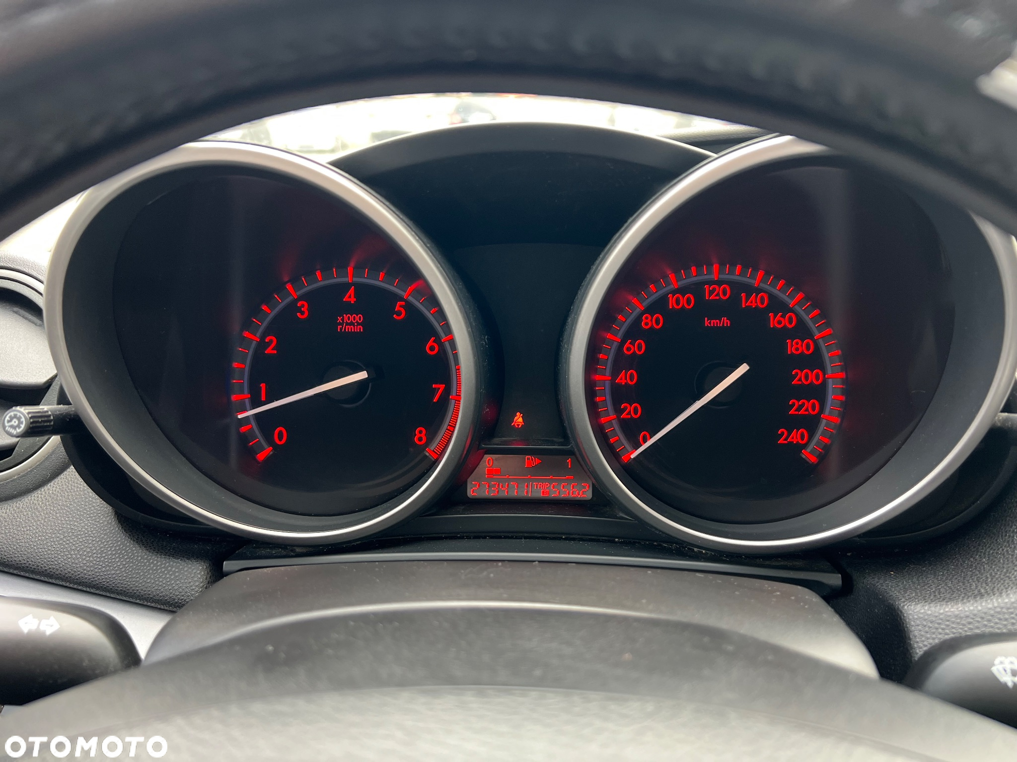 Mazda 3 1.6 Active + - 32