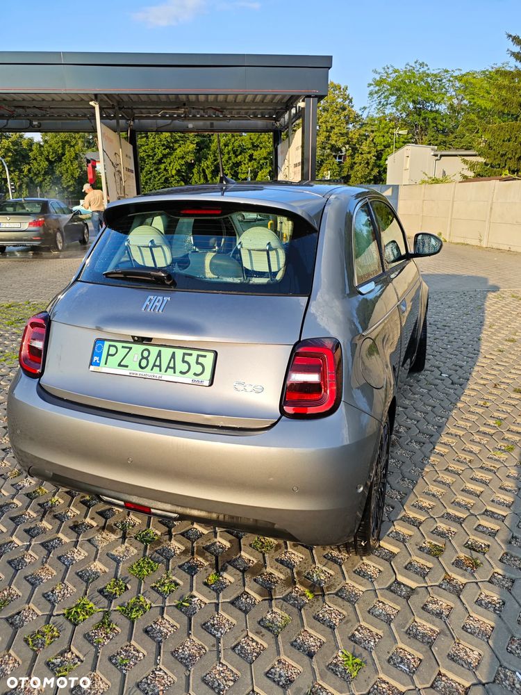 Fiat 500e La Prima - 6