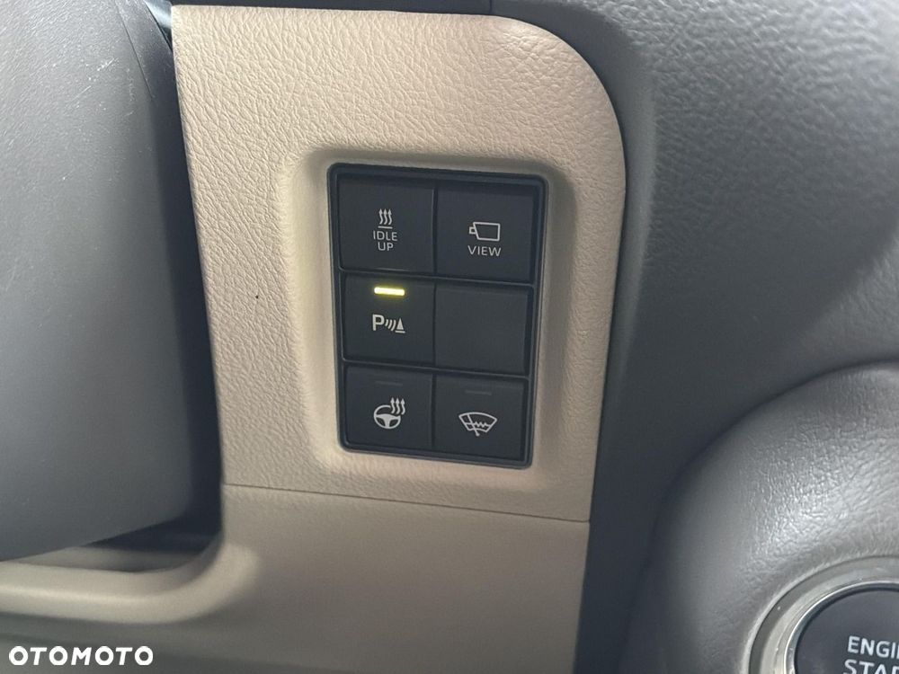 Toyota Land Cruiser - 20