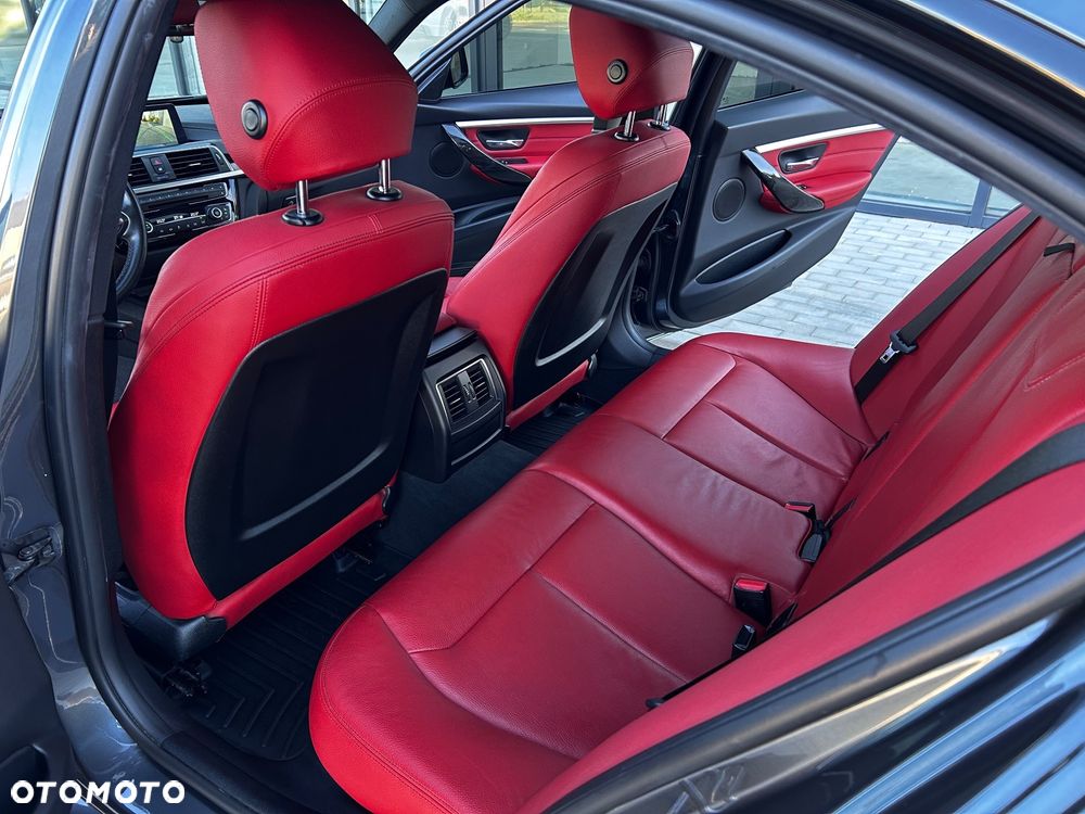 BMW Seria 3 330i M Sport Shadow sport - 31