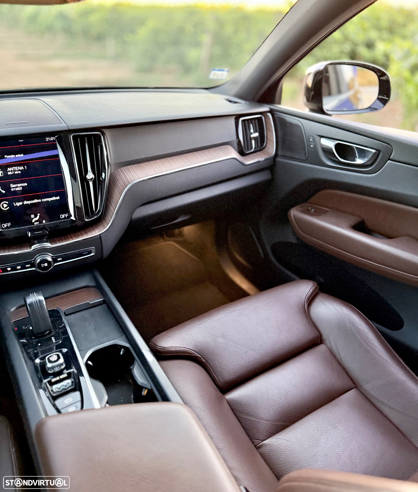 Volvo XC 60 2.0 T6 PHEV R-Design AWD - 10