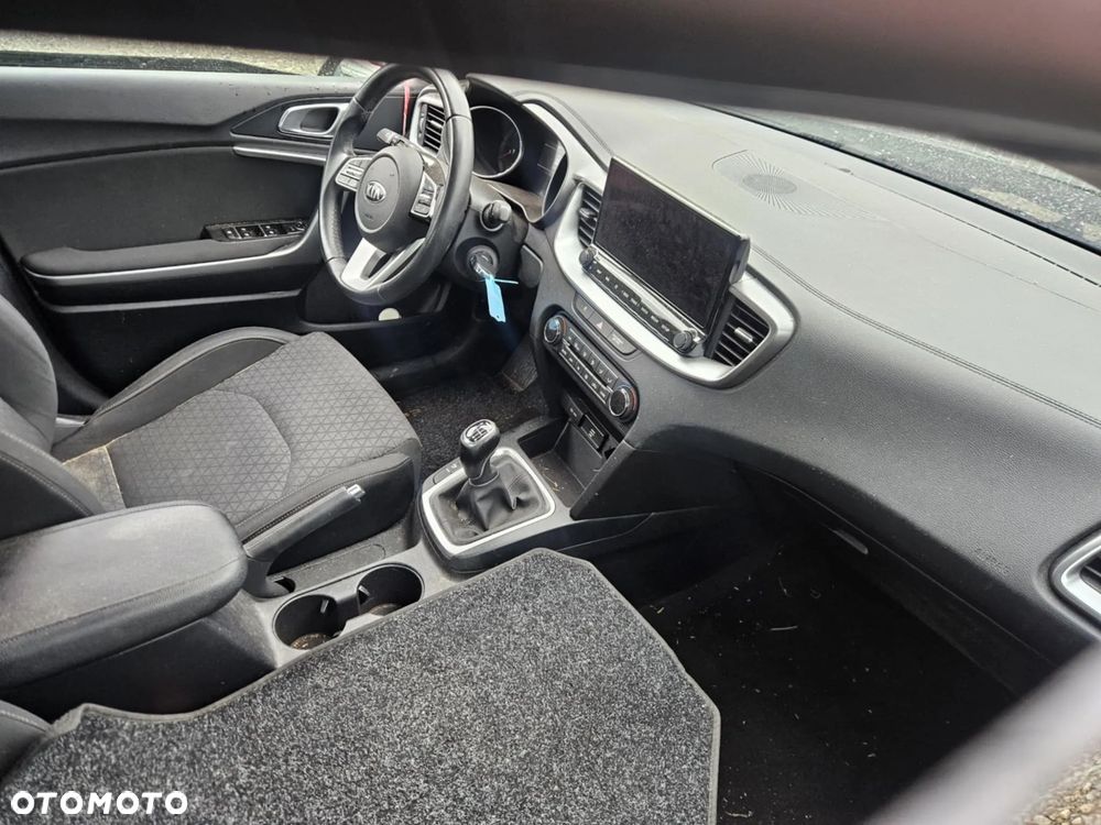 Kia XCeed 1.6 CRDi PLATINUM EDITION - 8