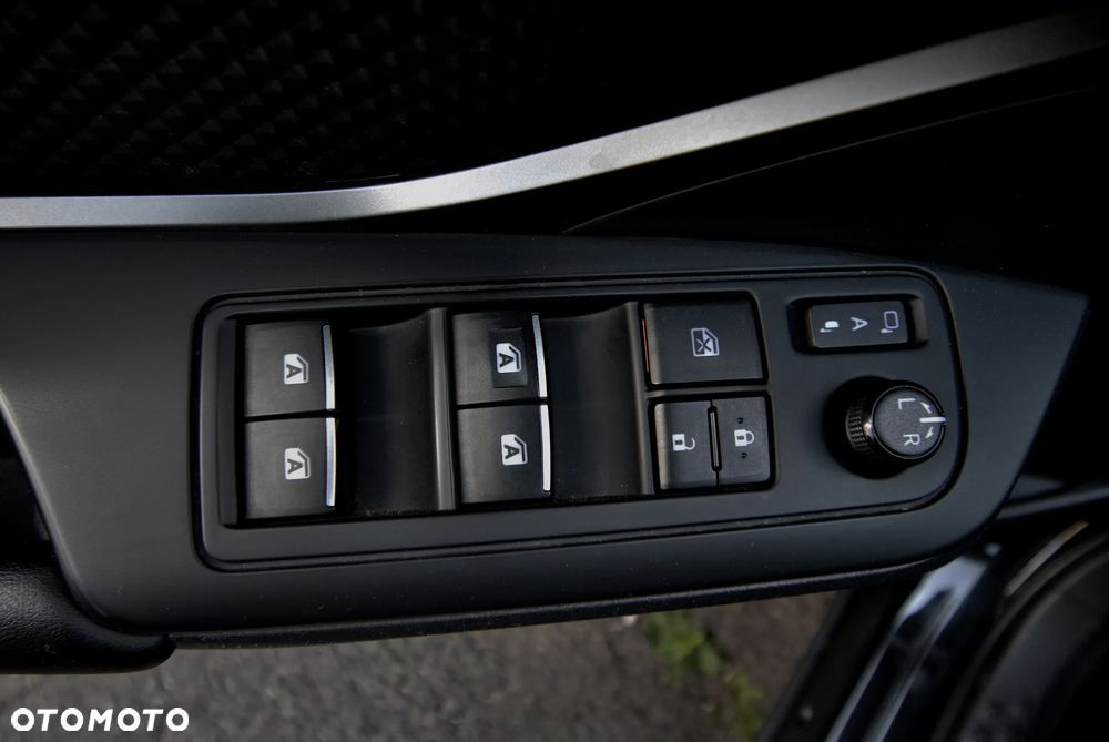 Toyota C-HR 1.2 Turbo Flow - 19