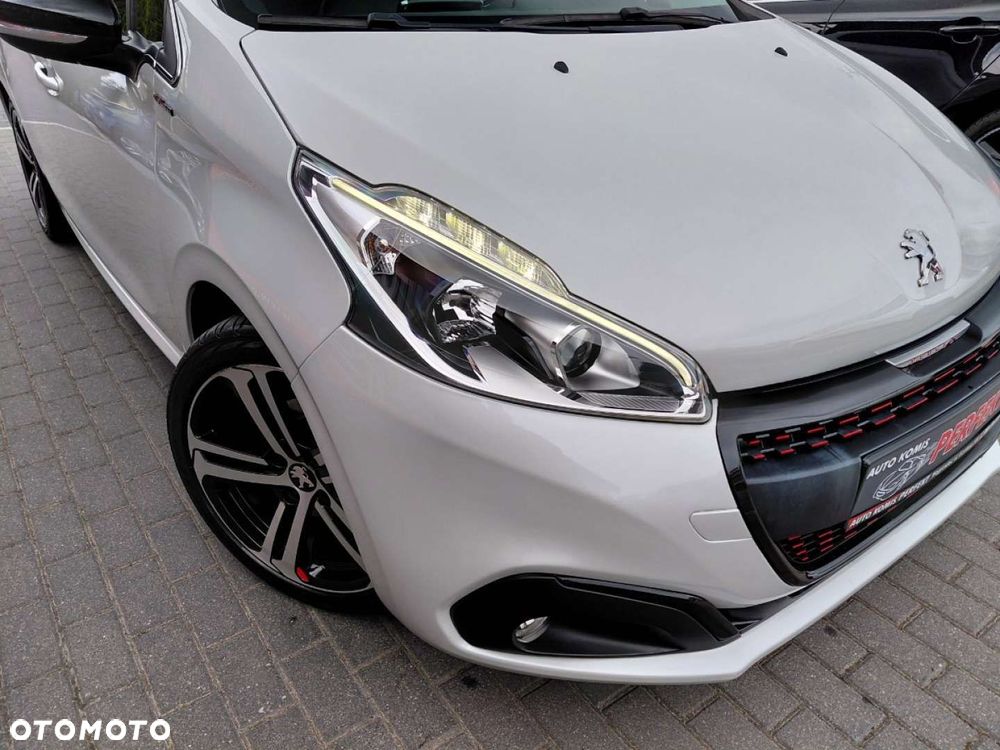 Peugeot 208 - 5