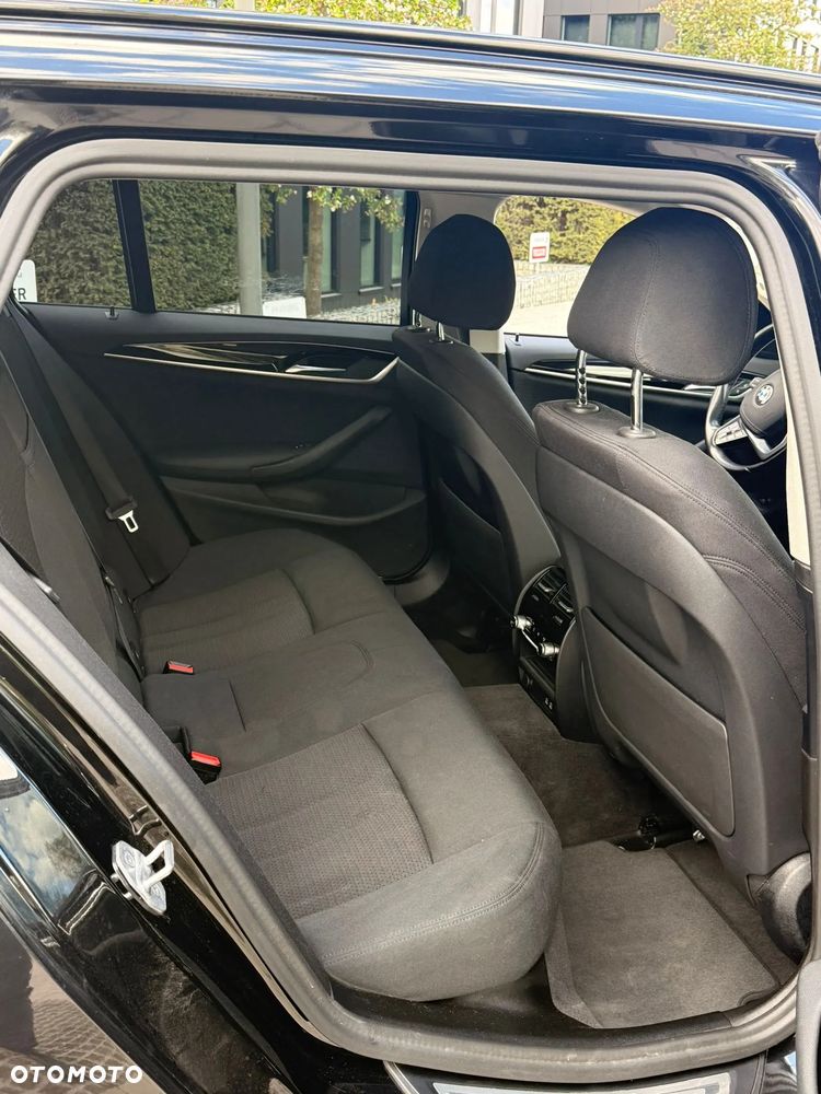 BMW Seria 5 520d xDrive - 6