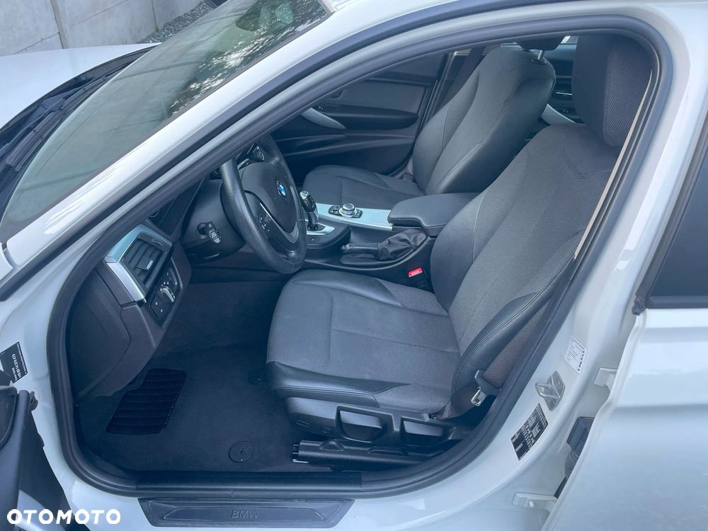 BMW Seria 3 - 16