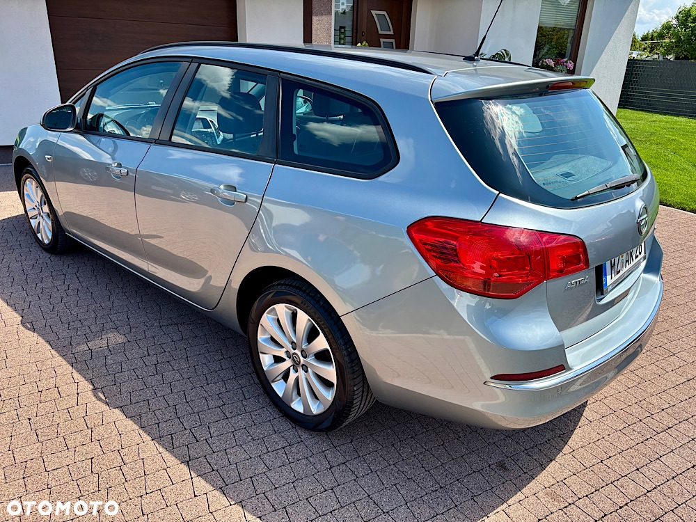 Opel Astra IV 1.4 T Cosmo - 25