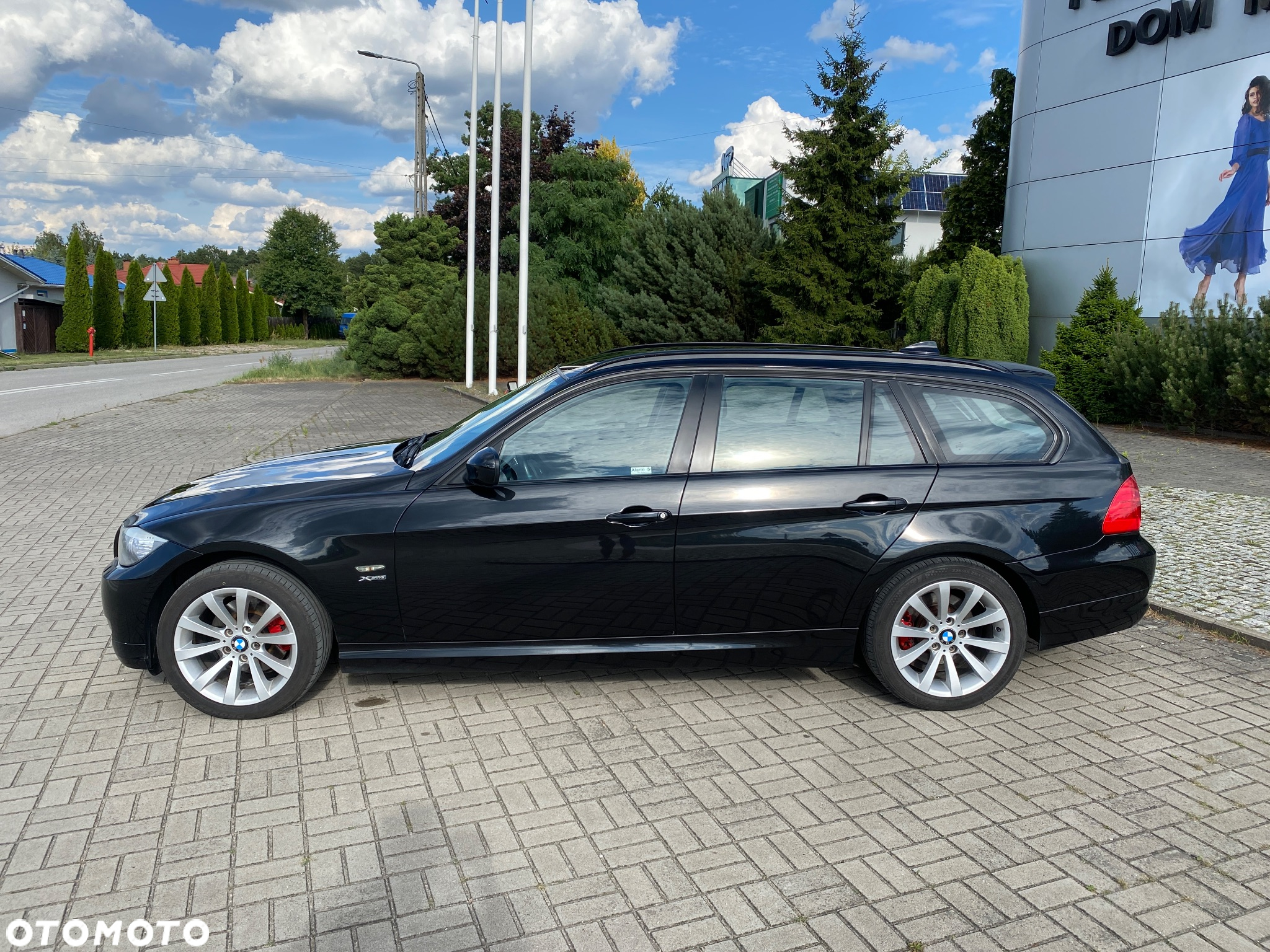 BMW Seria 3 320d DPF Touring - 12
