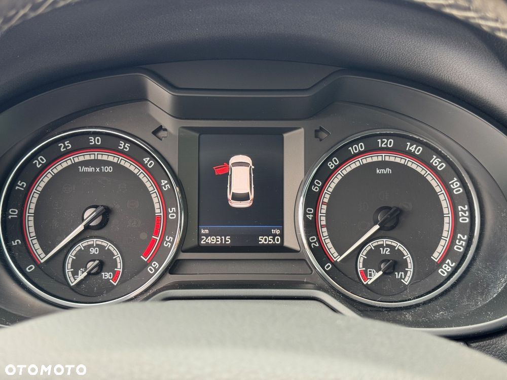 Skoda Octavia 2.0 TDI RS DSG - 23