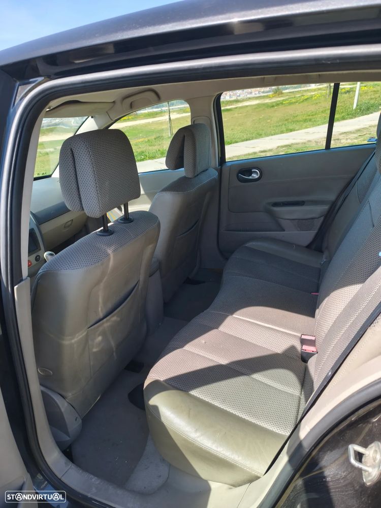 Renault Mégane 1.5 dCi Confort Privilège - 12