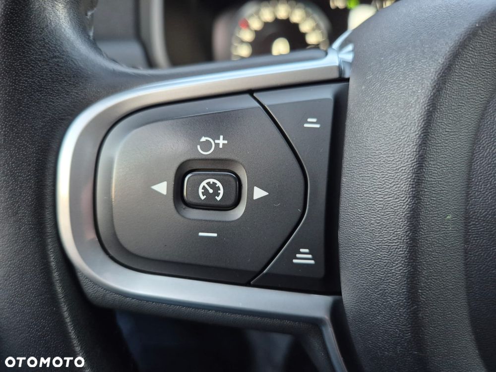 Volvo V90 D4 Kinetic - 24