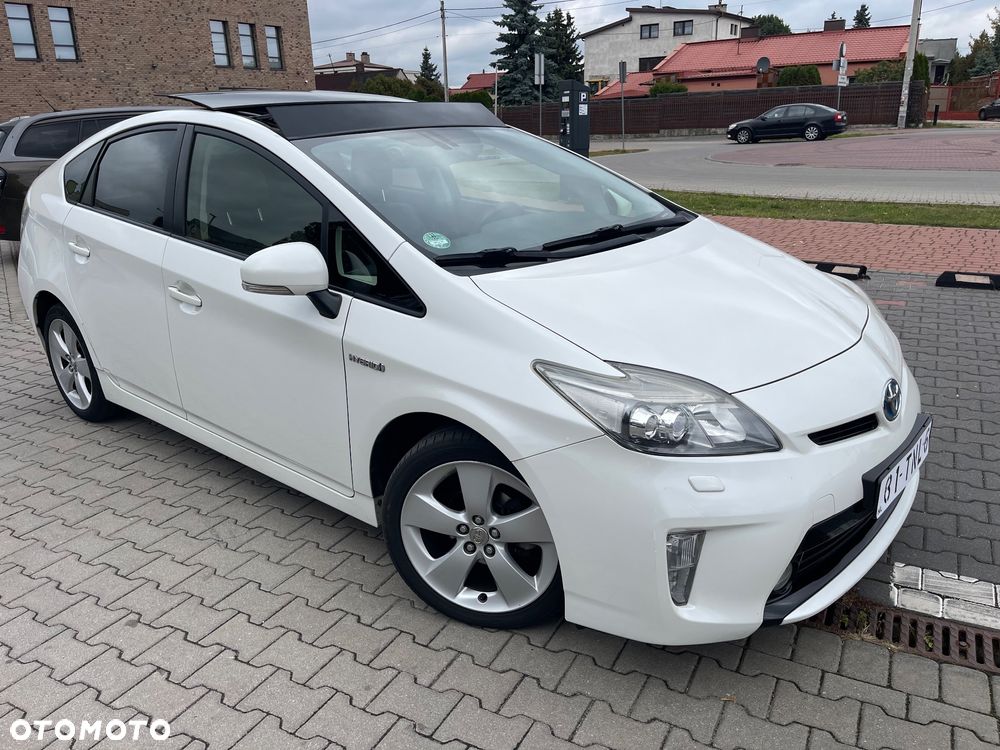 Toyota Prius 1.8 HSD Premium - 1
