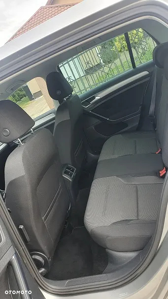 Volkswagen Golf - 6