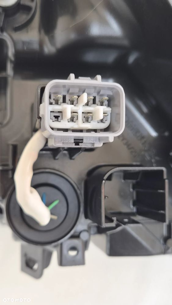 LAMPA PRAWA PRZÓD LEXUS CT 200H F-SPORT LIFT 2018- - 9
