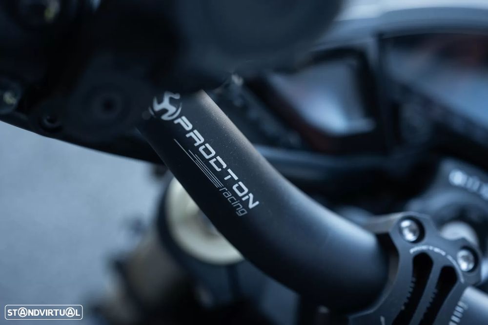 Honda CB CB1000R - 16