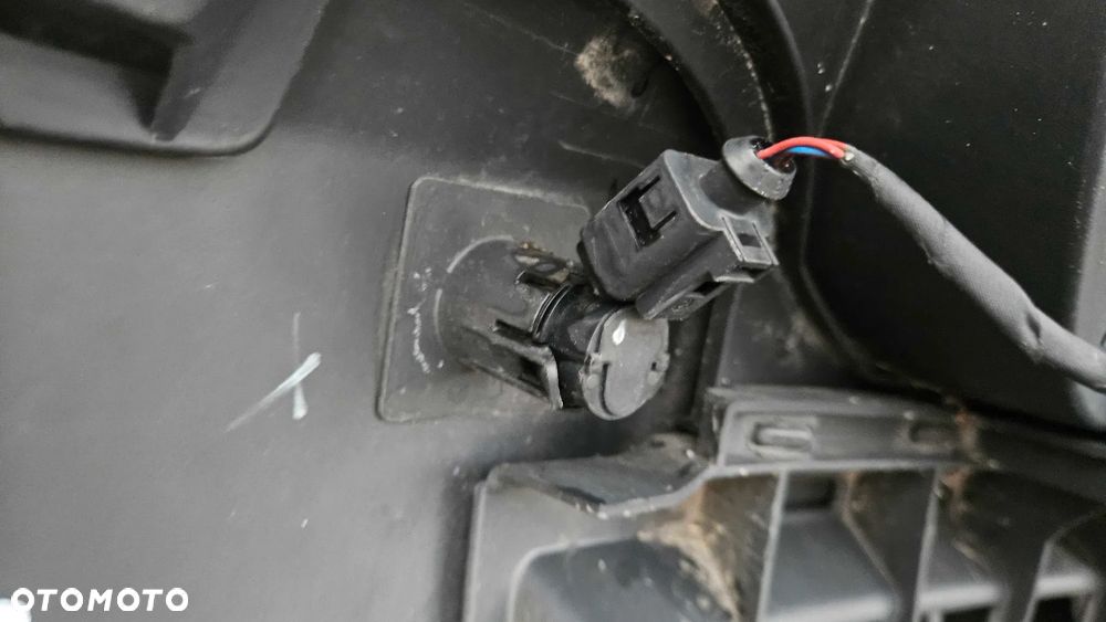 Zderzak Tył Tylny Szary LX7Z Dwa Wydechy 2 Rury Czujniki Parkowania PDC Listwa Chrom Dokładka Audi A4 B7 Sedan - 33
