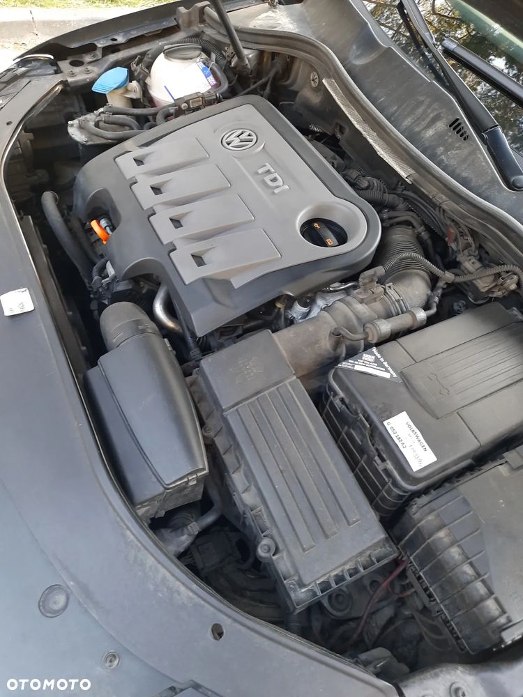 Volkswagen Passat 2.0 TDI DPF Sportline DSG - 13