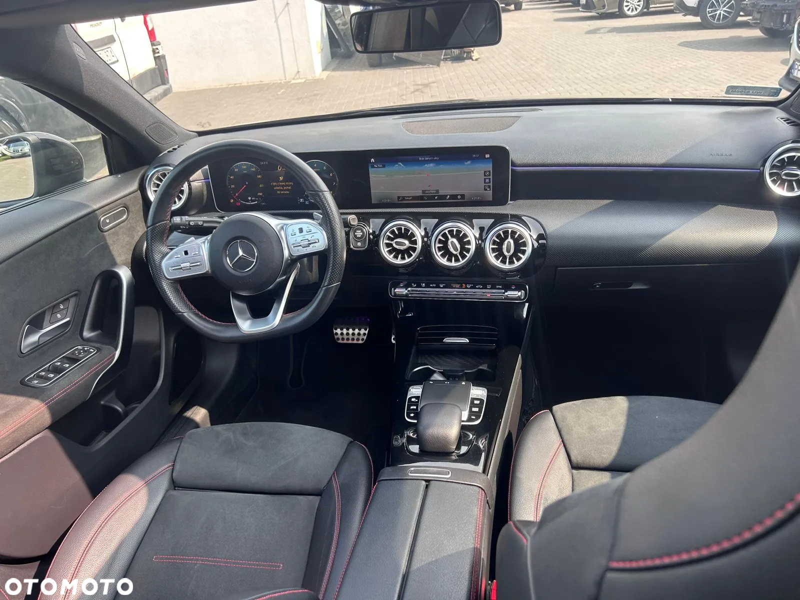 Mercedes-Benz Klasa A 200 AMG Line 7G-DCT - 23