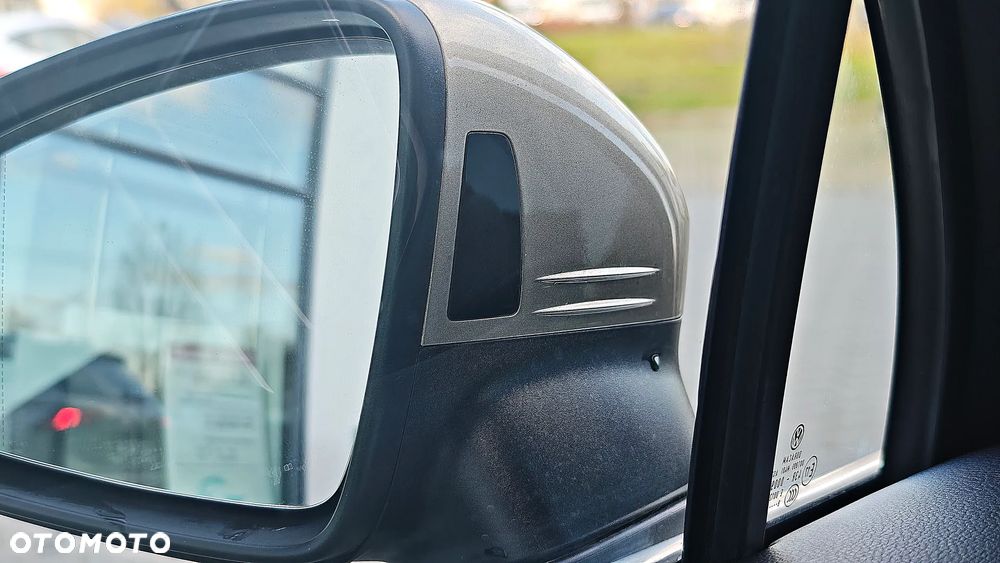 Volkswagen Tiguan - 12