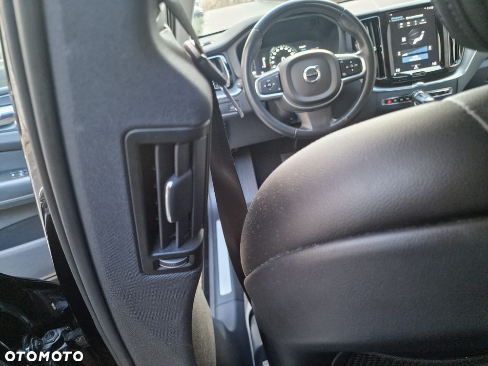 Volvo XC 60 T4 Momentum - 20