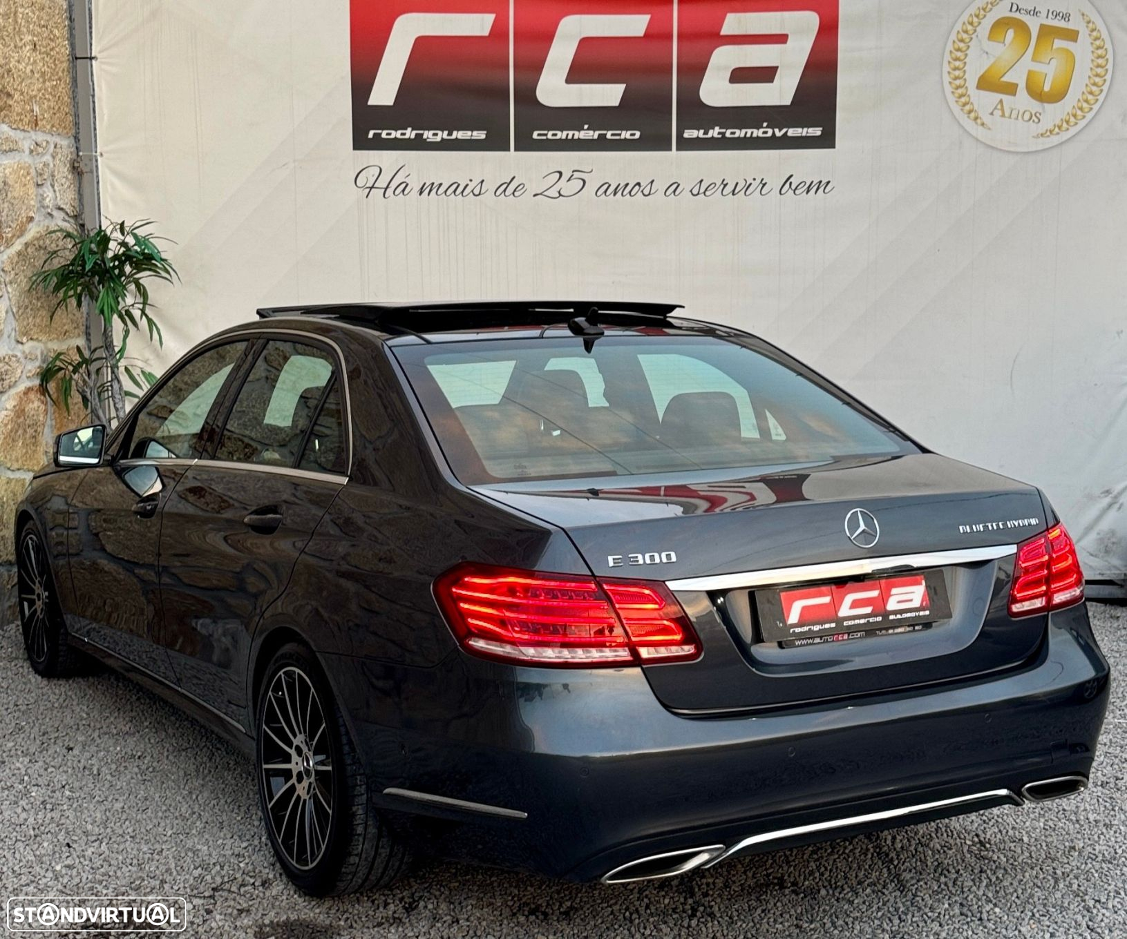 Mercedes-Benz E 300 Bluetec Hybrid Avantgarde - 11