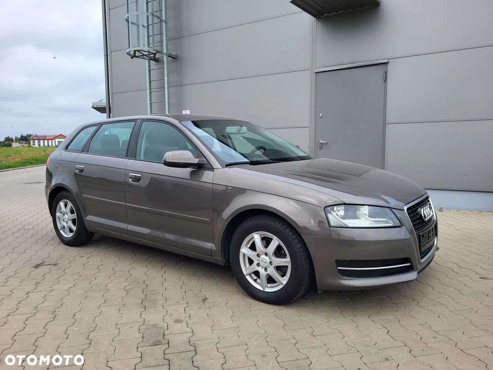 Audi A3 Sportback - 8
