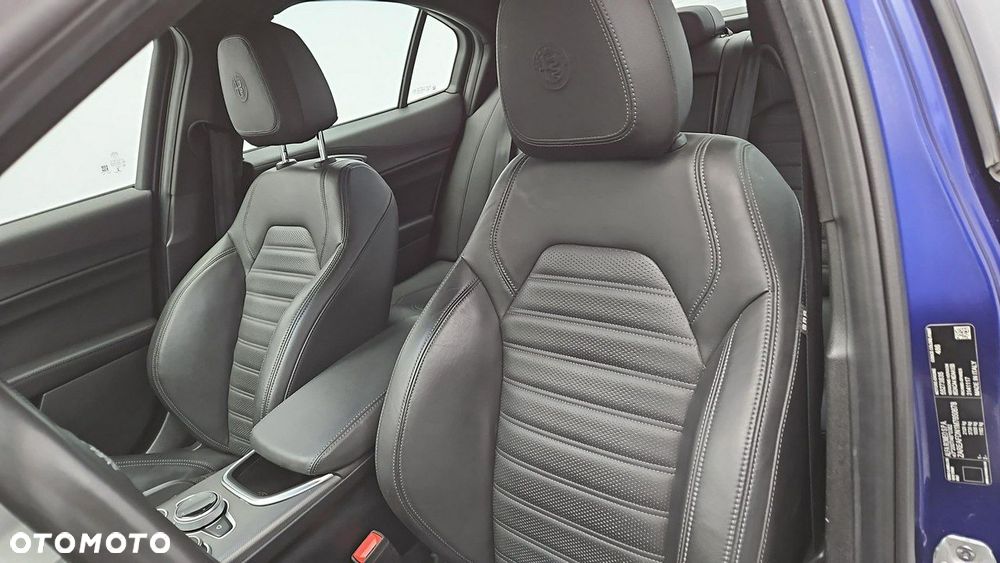 Alfa Romeo Giulia 2.0 Turbo Veloce Q4 - 11