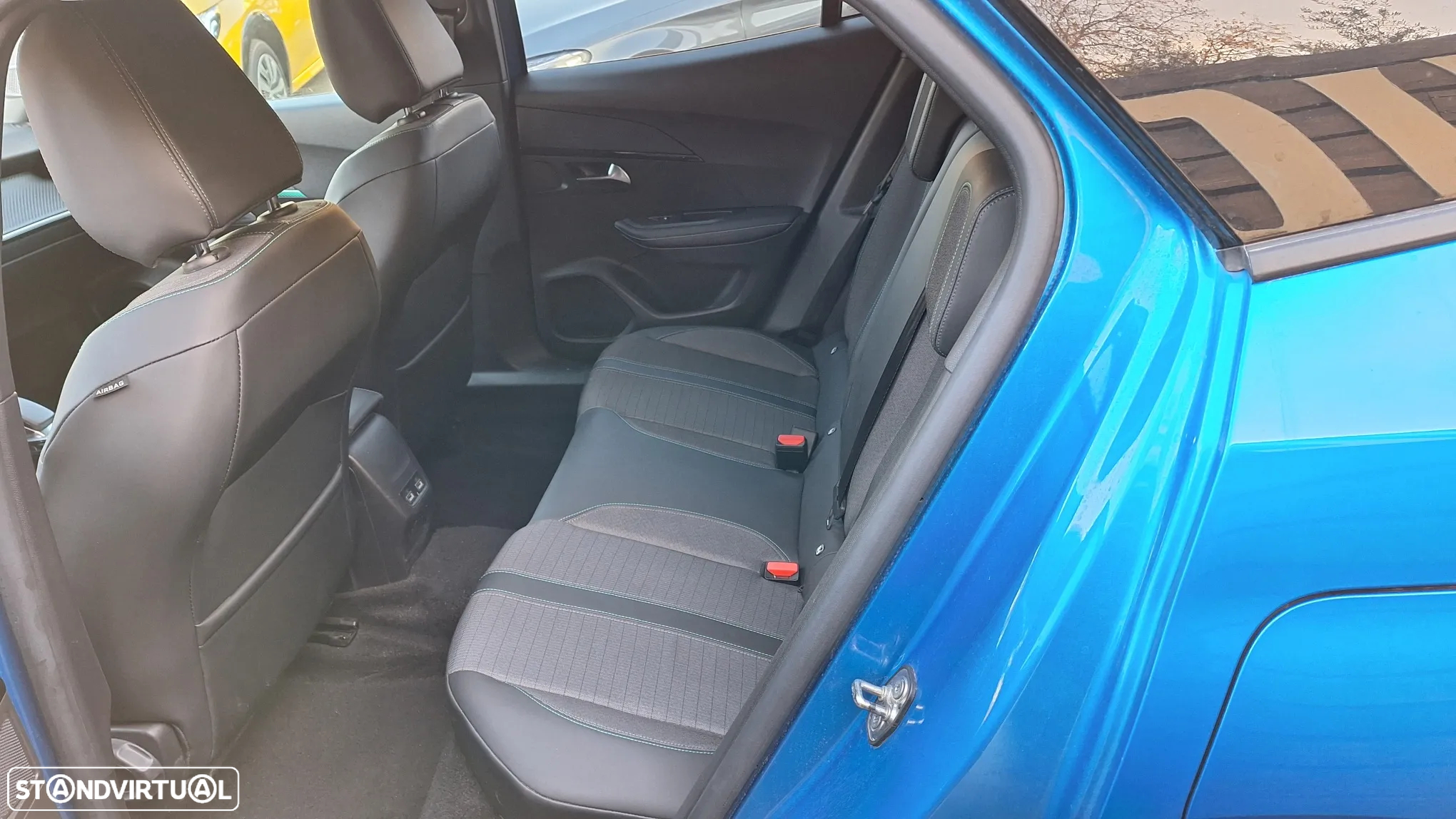 Peugeot e-2008 50 kWh Allure - 9