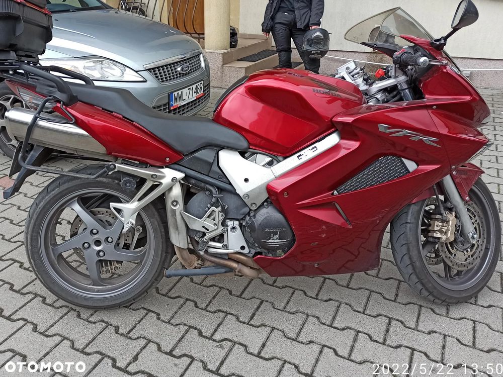 Honda VFR - 4