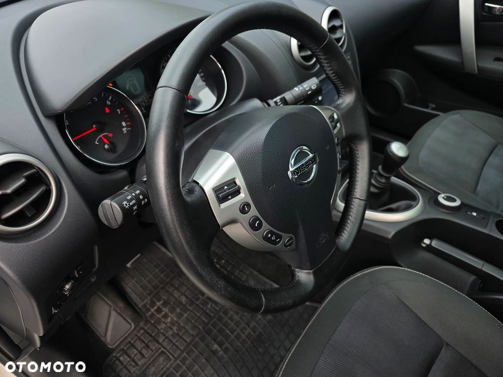 Nissan Qashqai 2.0 4x4 Tekna - 24