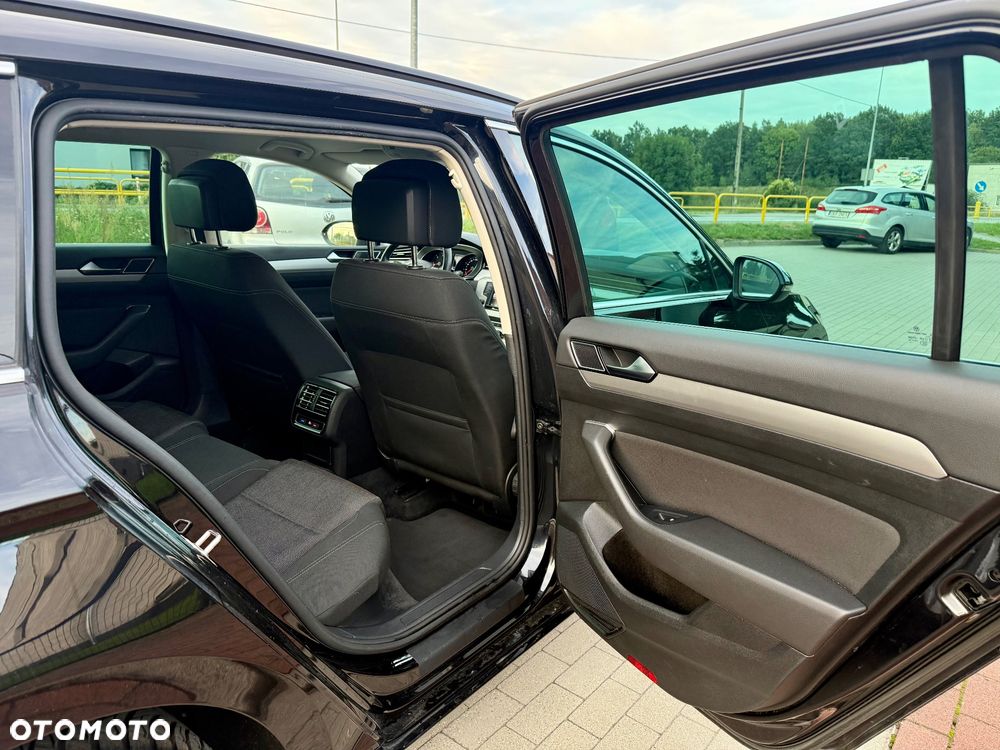 Volkswagen Passat 2.0 TDI (BlueMotion Technology) Comfortline - 14
