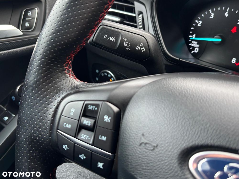 Ford Focus 1.0 EcoBoost Start-Stopp-System ST-LINE DESIGN - 17