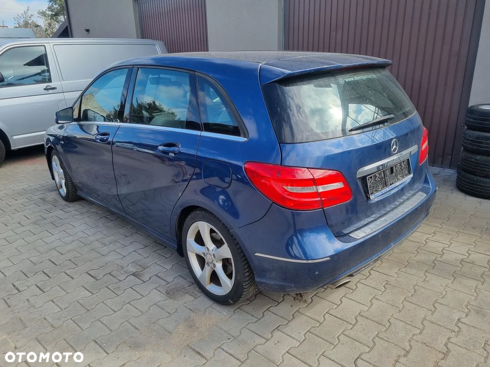 Mercedes-Benz Klasa B 180 CDI (BlueEFFICIENCY) - 4