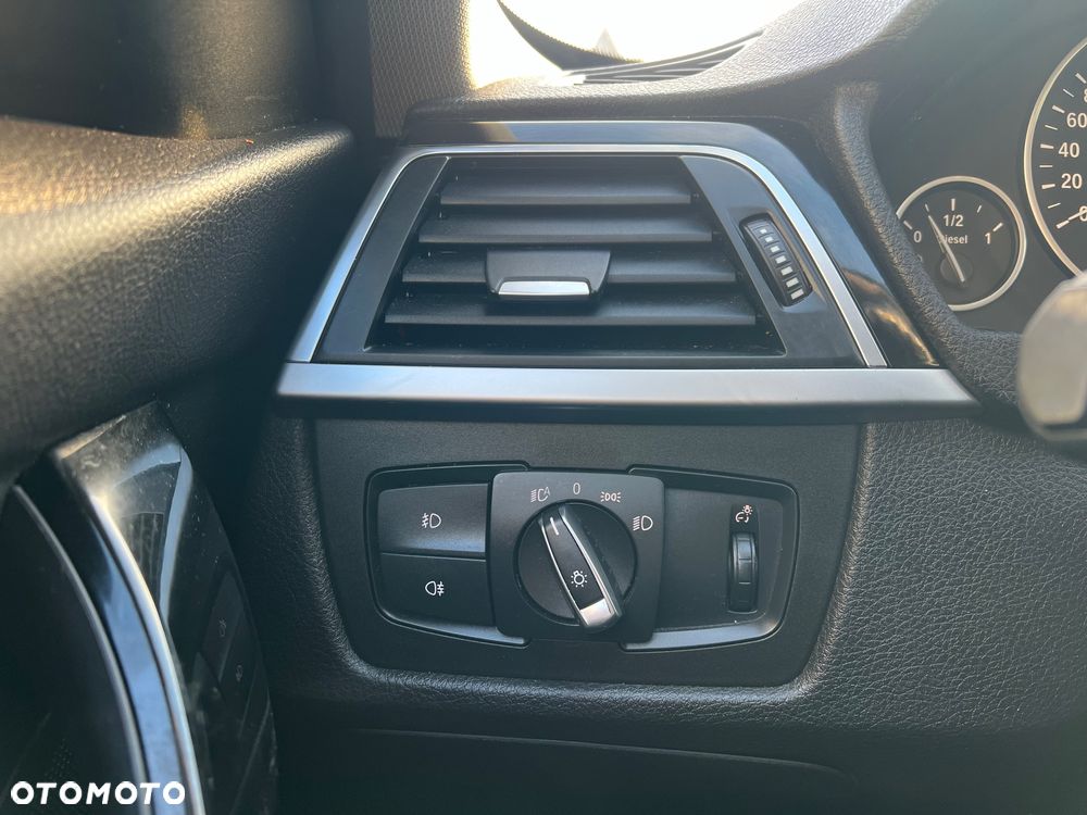 BMW Seria 3 320d Edition Luxury Line Purity - 13