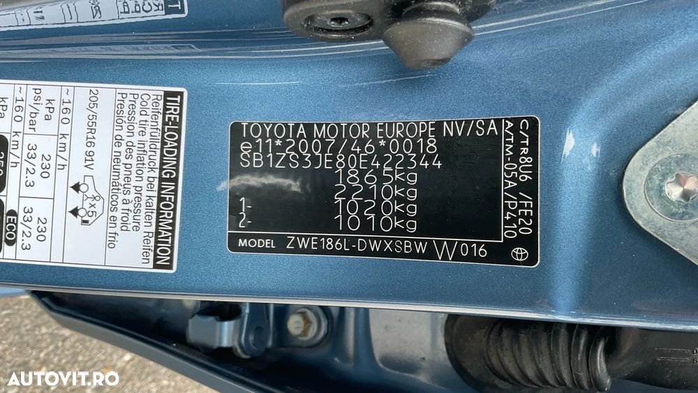 Toyota Auris 1.8 L VVT-i HSD Luna - 34