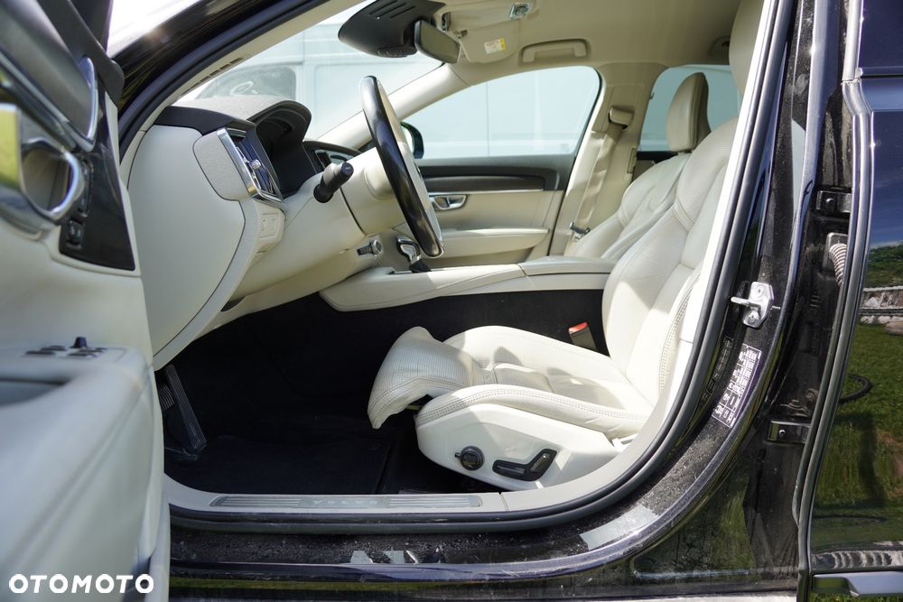 Volvo V90 D5 SCR AWD Momentum Pro - 11