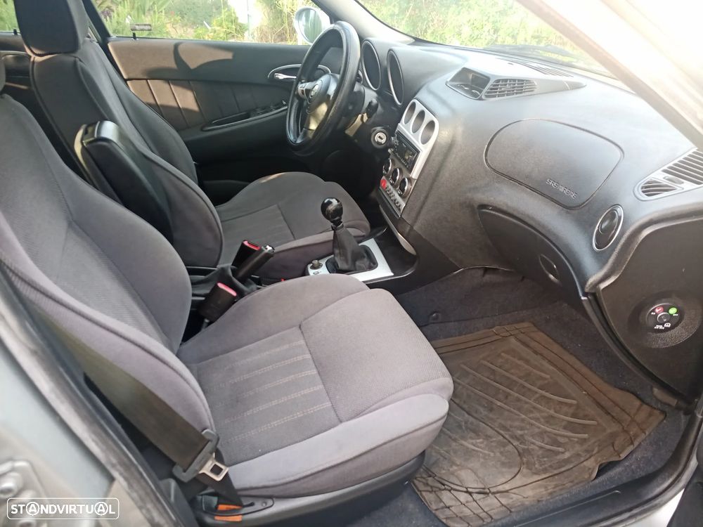 Alfa Romeo 156 Sportwagon 1.9 JTD Progression - 12