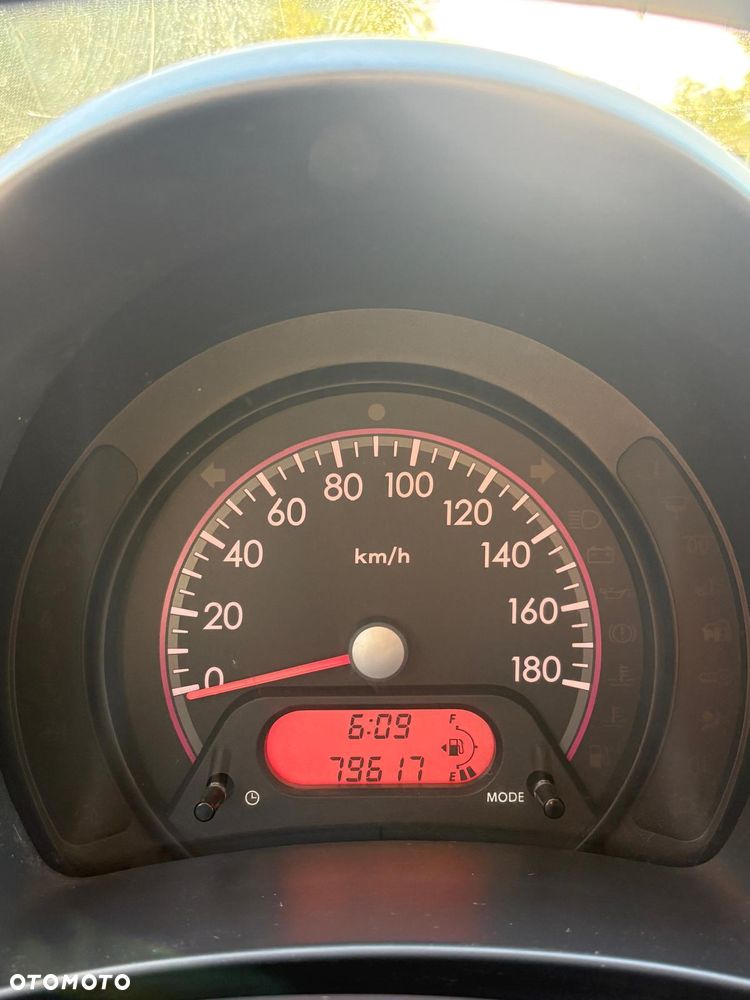 Nissan Pixo 1.0 Visia - 8