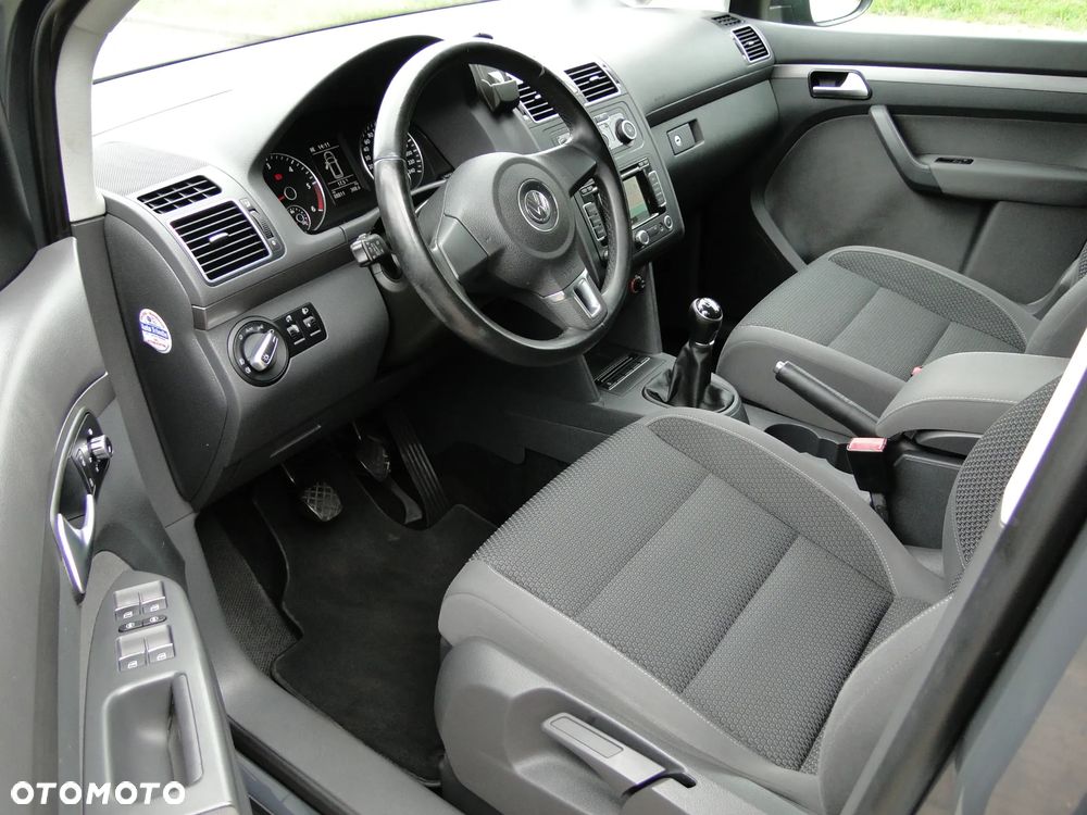 Volkswagen Touran 2.0 TDI DPF BlueMotion Technology Highline - 13