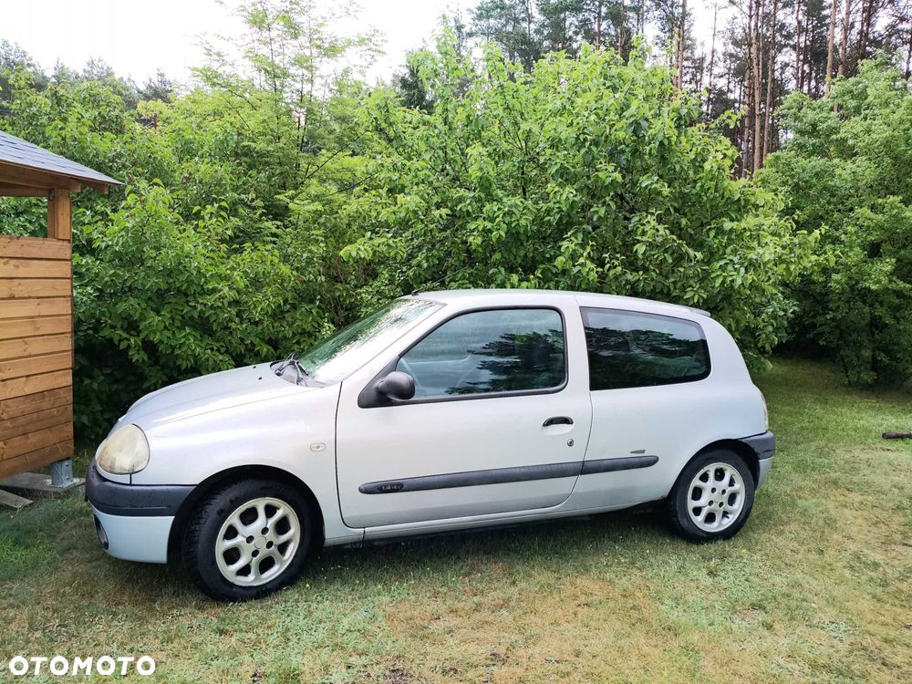 Renault Clio - 1