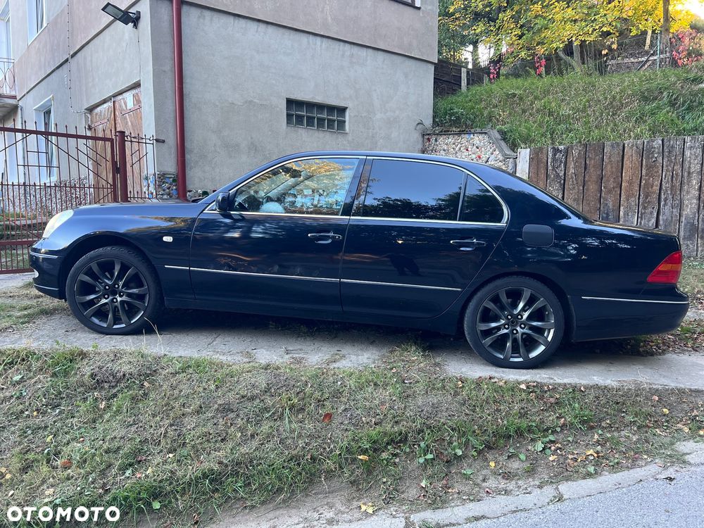 Lexus LS - 1