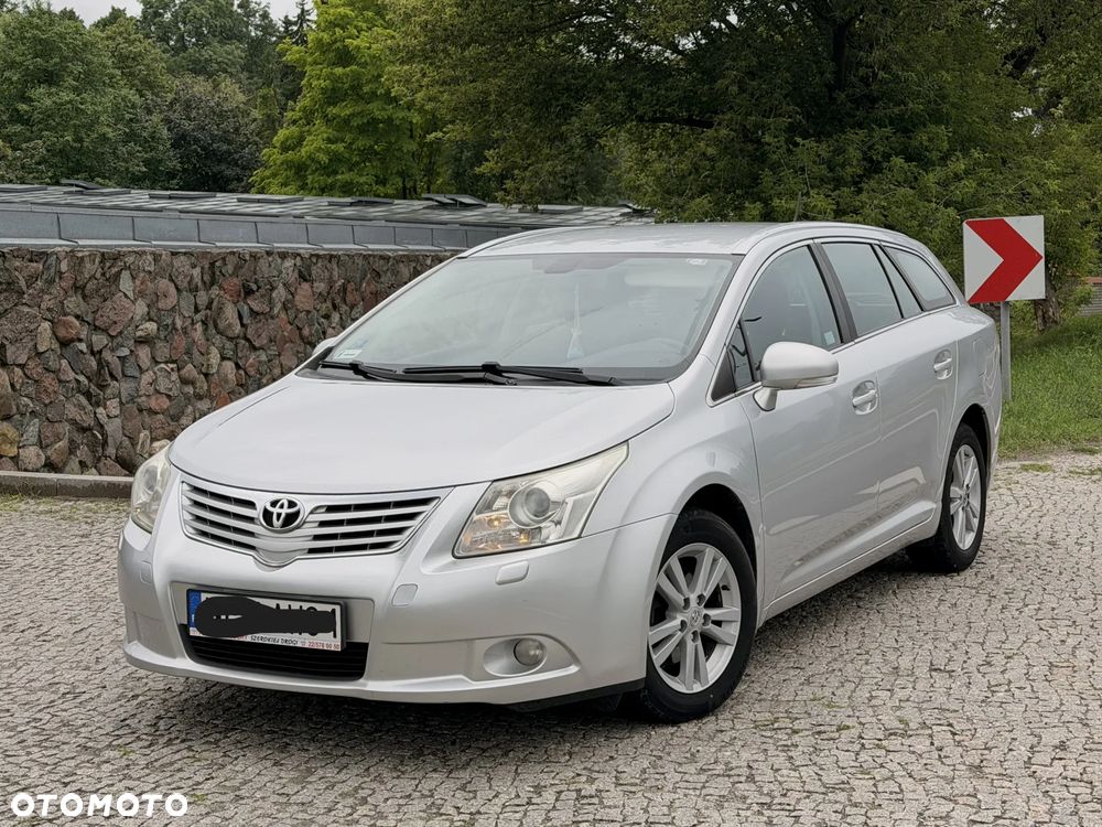 Toyota Avensis 2.0 D-4D Luna - 1