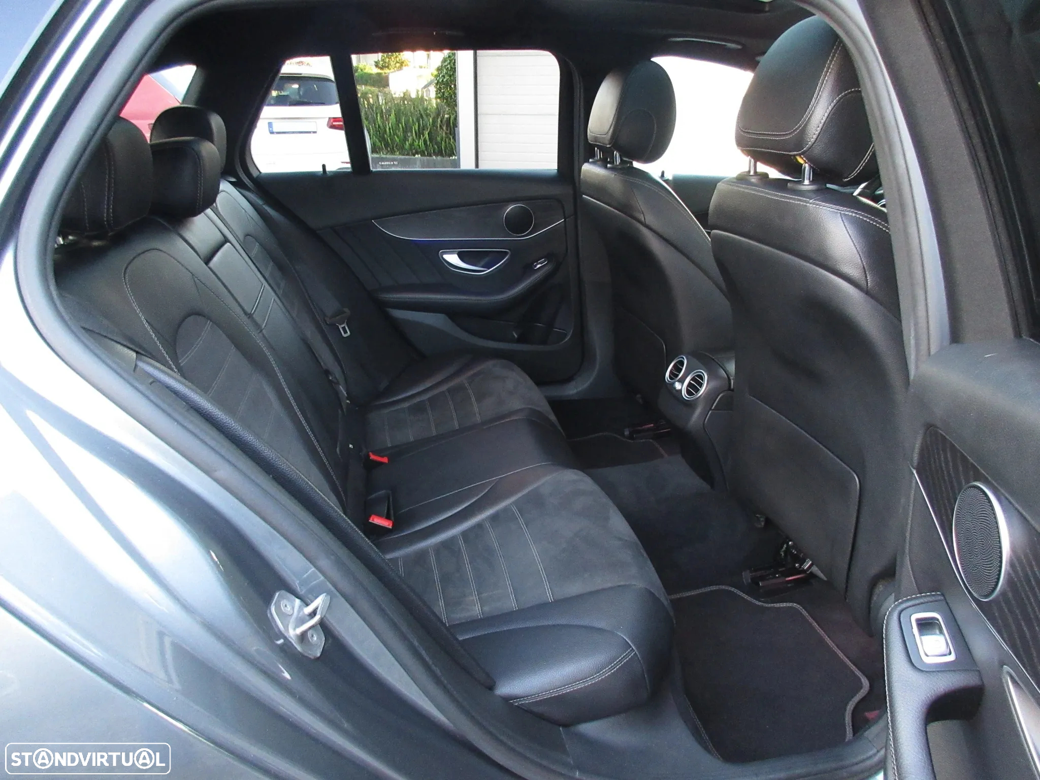 Mercedes-Benz C 220 d Station 9G-TRONIC AMG Line - 32