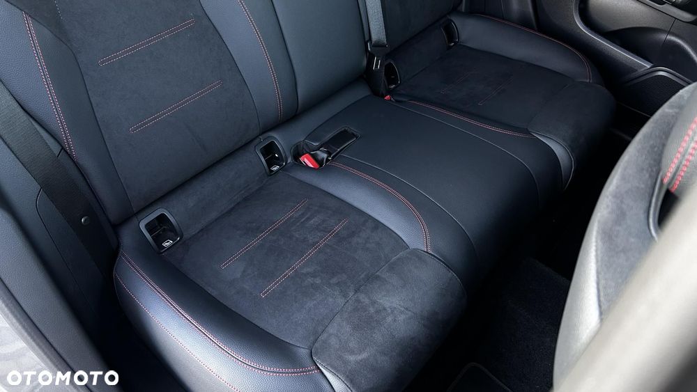 Mercedes-Benz GLA 200 AMG Line - 25