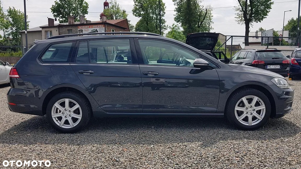Volkswagen Golf - 10