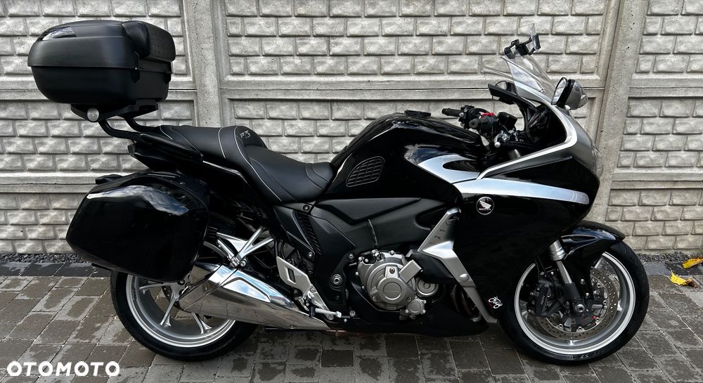 Honda VFR - 2