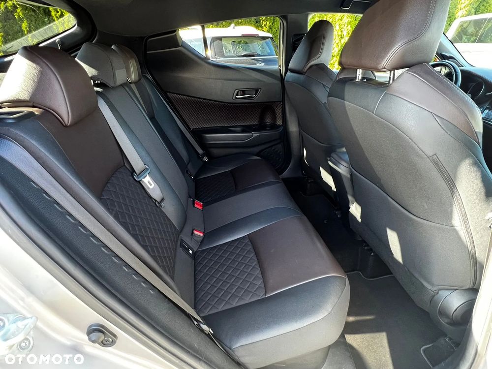 Toyota C-HR 1.8 Hybrid Neon Lime powered by JBL - 16