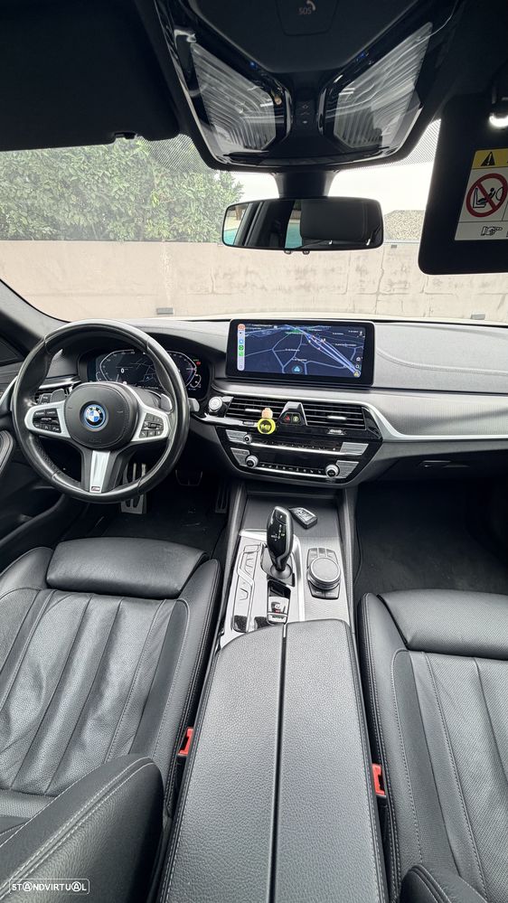 BMW 530 e Pack Desportivo M - 16
