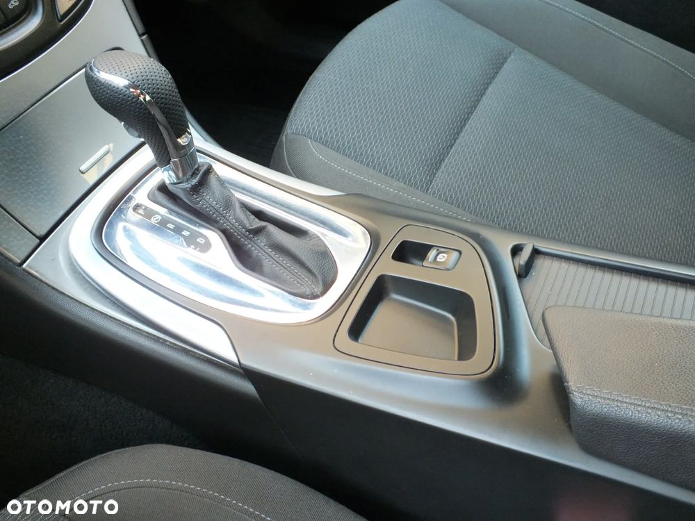 Opel Insignia - 18